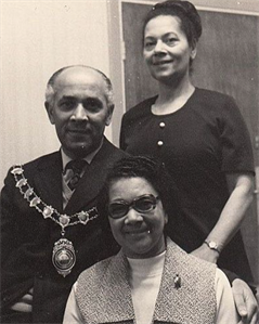 Gwenllian Hinds with her brother Darwin and Sister